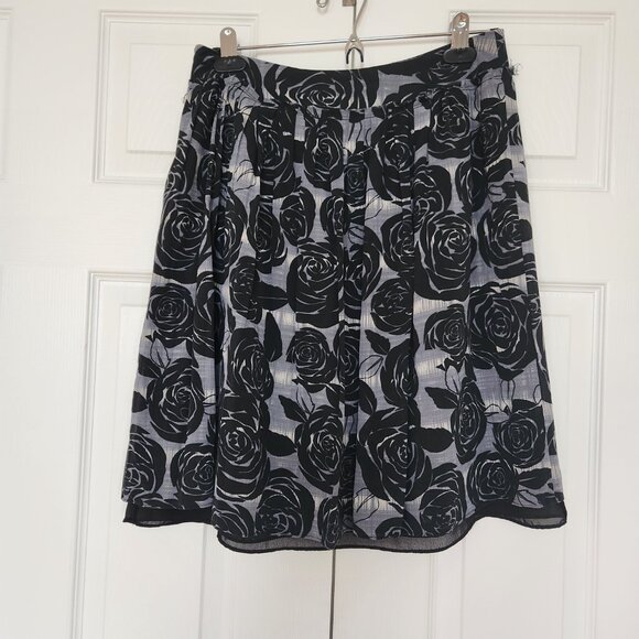 BANANA REPUBLIC WOMENS SKIRT SZ 4 BLACK AND GREY   ROSES SILK AND COTTON - Picture 4 of 7